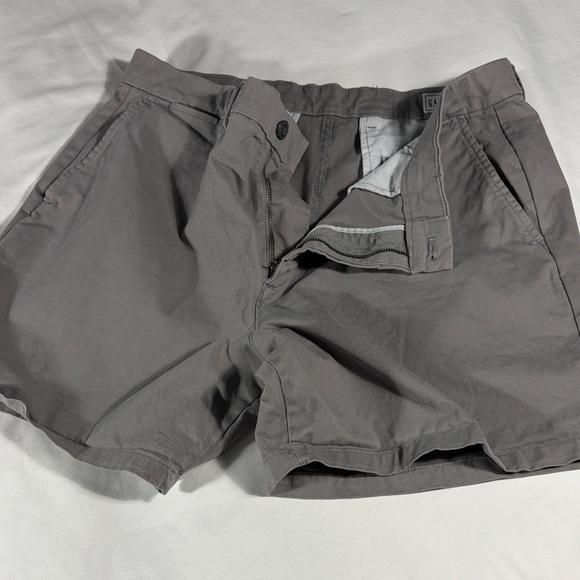 Gap mens grey basic rugged flat front 6" inseam chino shorts - size 34 - Picture 7 of 10